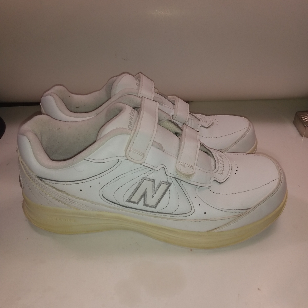 New Balance Walking Shoes Women's sz 9D (WW577VW)